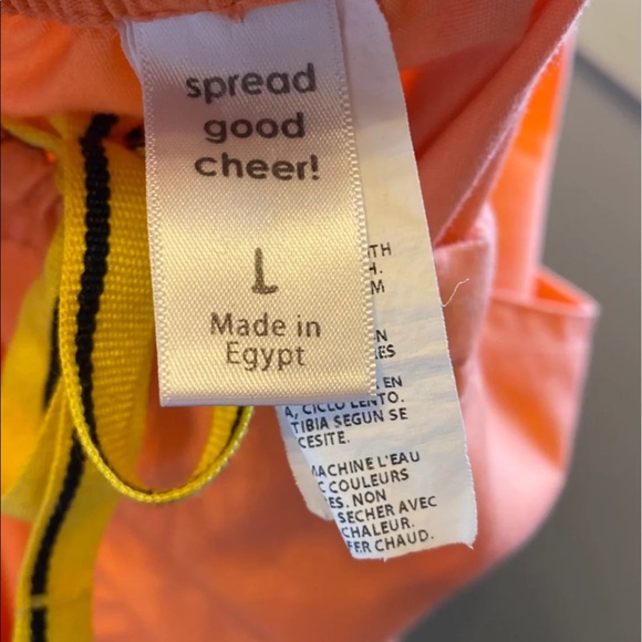 Coral WonderWink scrub set. - Picture 4 of 4